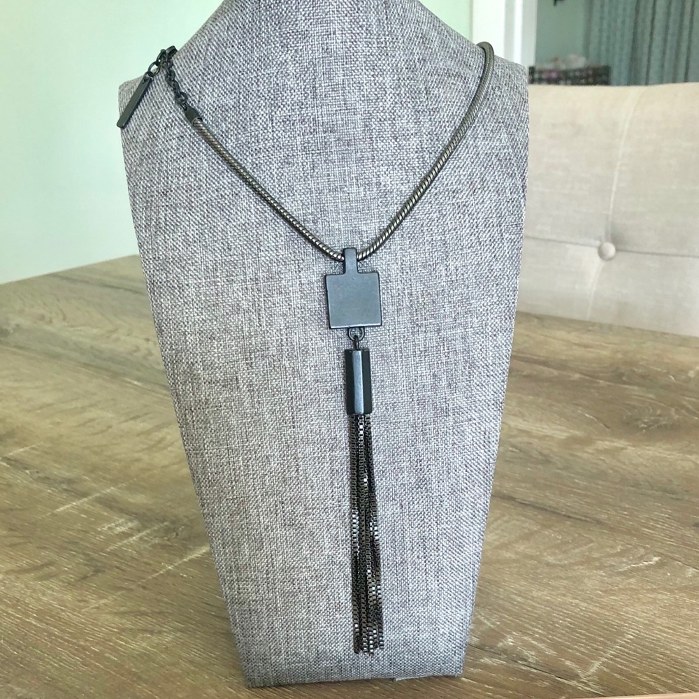 BEAUTIFUL❤️❤️❤️VINCE CAMUTO❤️❤️❤️ long necklace.
